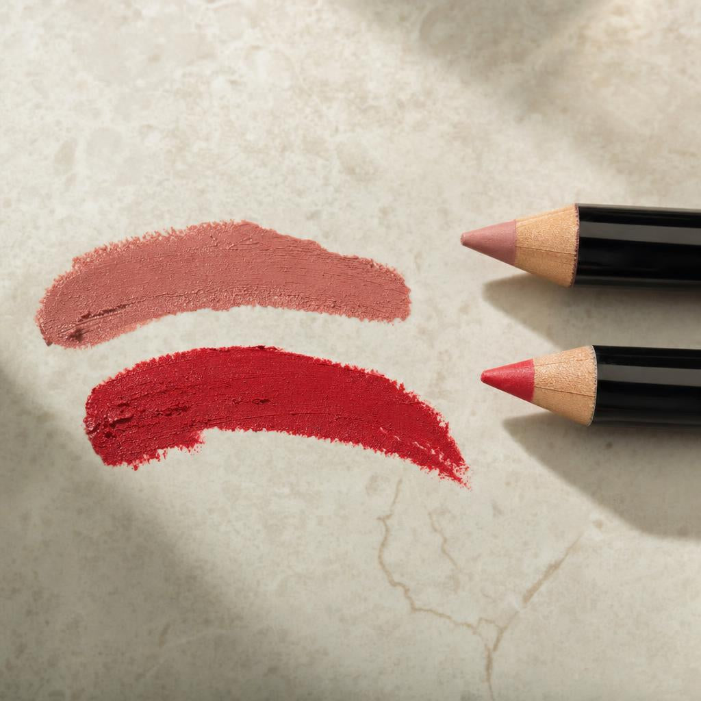 Muestras de color de los perfiladores NYX Nude Pink y Hot Red